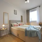 Apartment Superapart Prymasa 1000-lecia 6a, Hidden Gem - Ideal For Relaxation & Escapes *