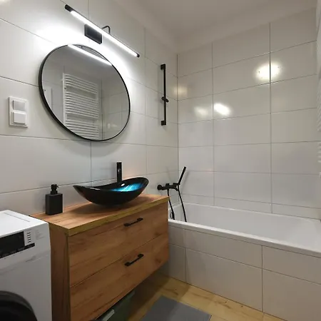 Апартаменты Superapart Prymasa 1000-lecia 6a, Hidden Gem - Ideal For Relaxation & Escapes